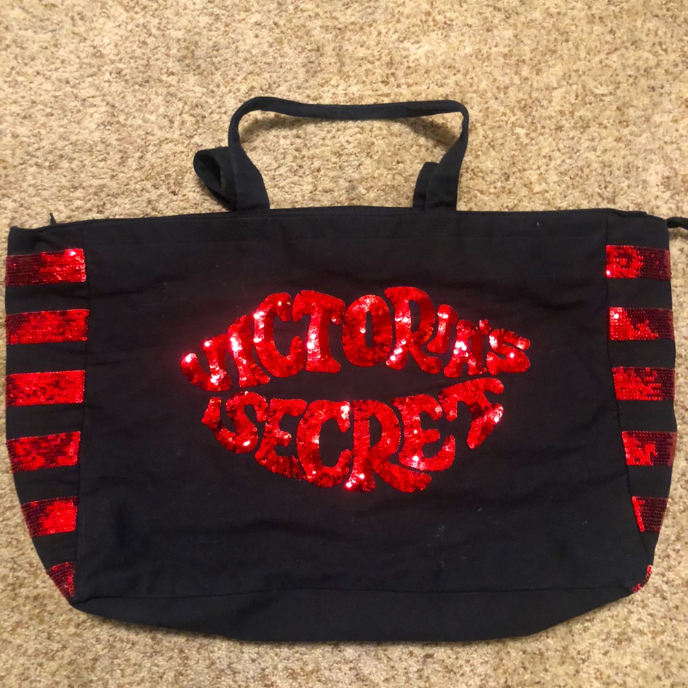 Cute Red & Black VS Lip Tote Bag